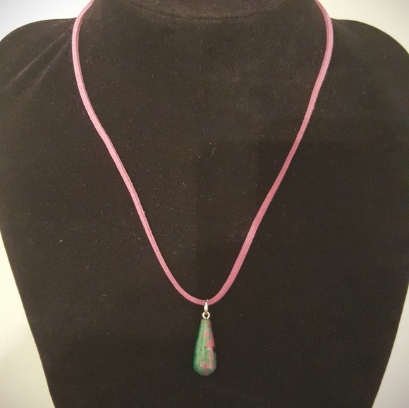 NWOT 18" leather cord With tear drop shaped stone. - Picture 3 of 4